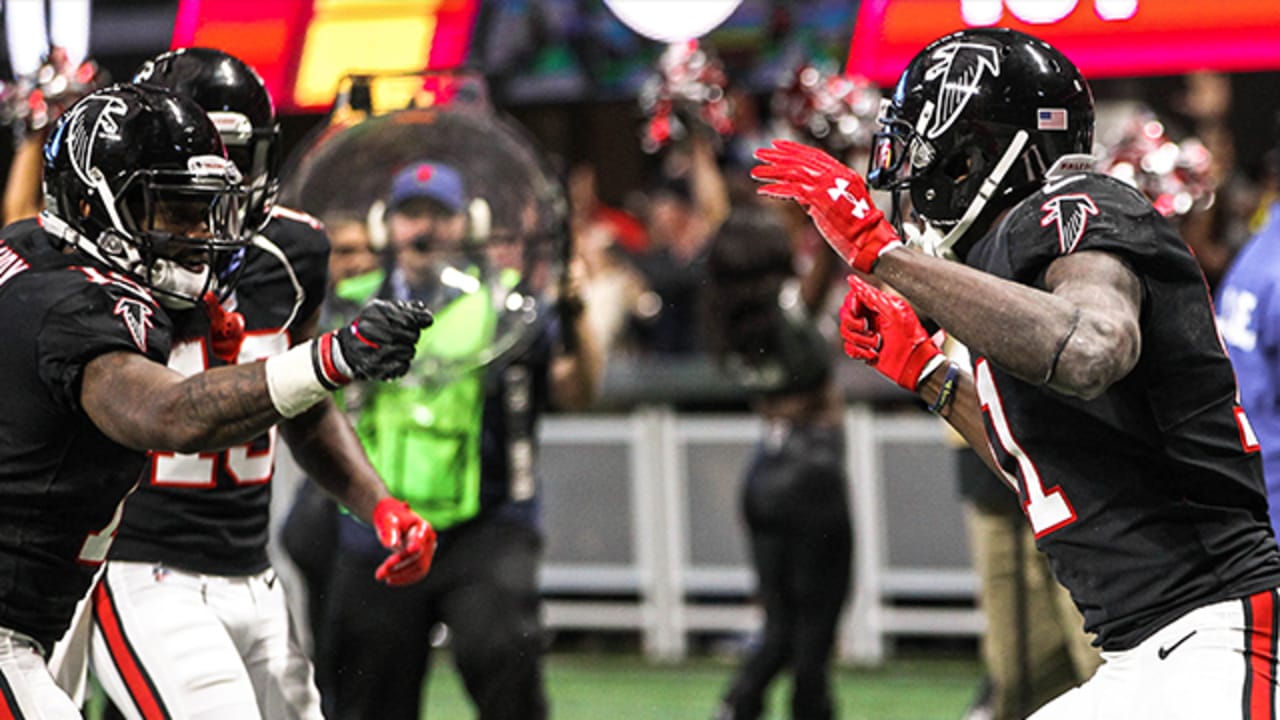 LOOK: Falcons Vs. Buccaneers Through Photos