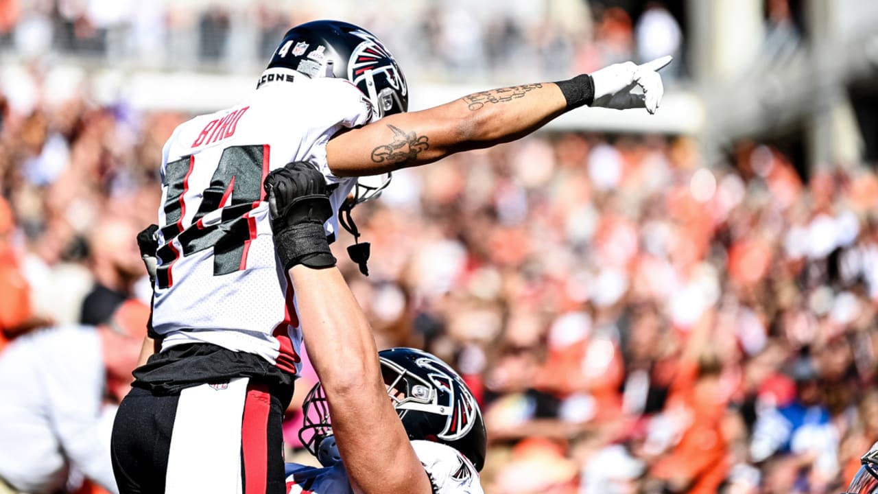 Atlanta Falcons wide receiver Damiere Byrd (14) warms up before a preseason  NFL football game against the New York Jets Monday, Aug. 22, 2022, in East  Rutherford, N.J. (AP Photo/Adam Hunger Stock