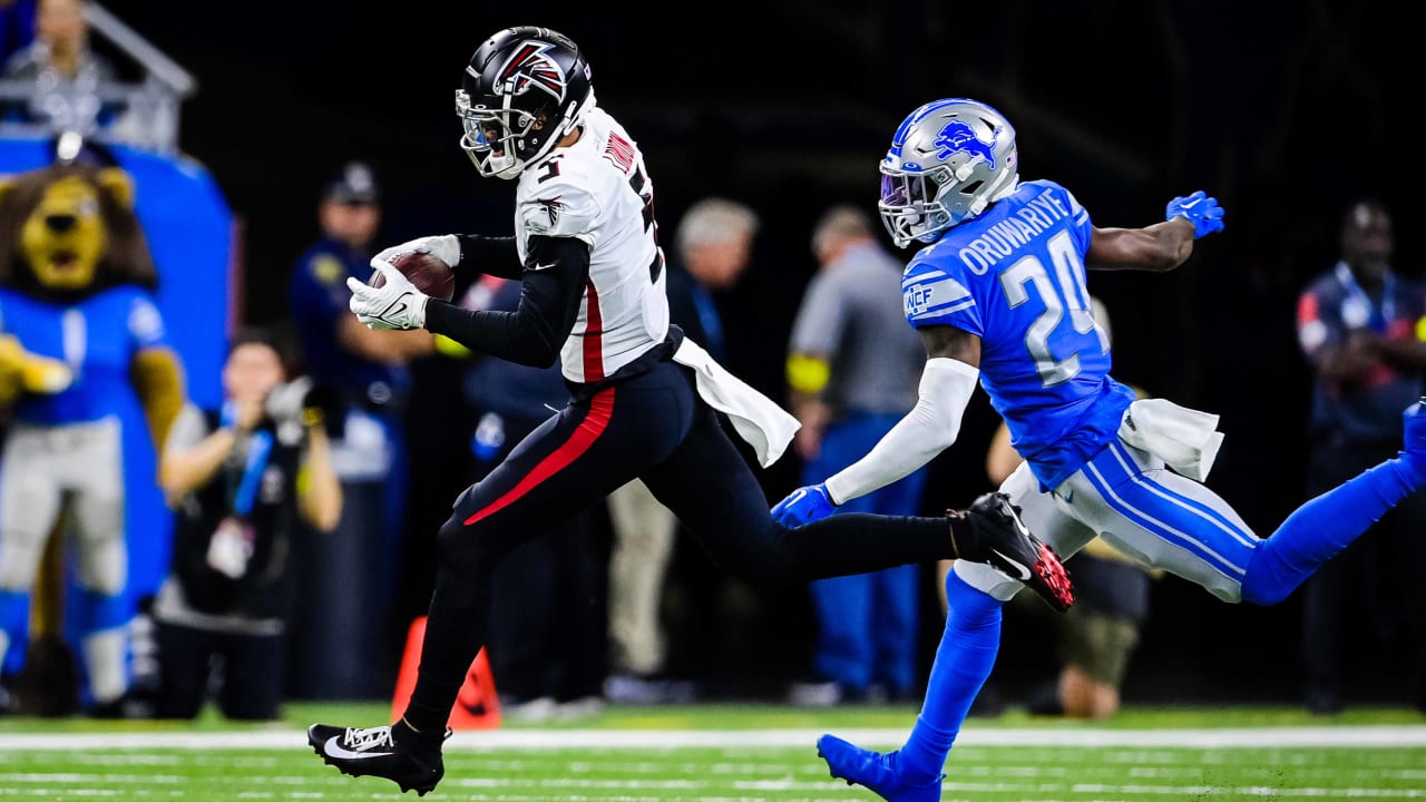 Falcons rookie WR Drake London exits preseason game vs. Lions with knee  injury - The Athletic