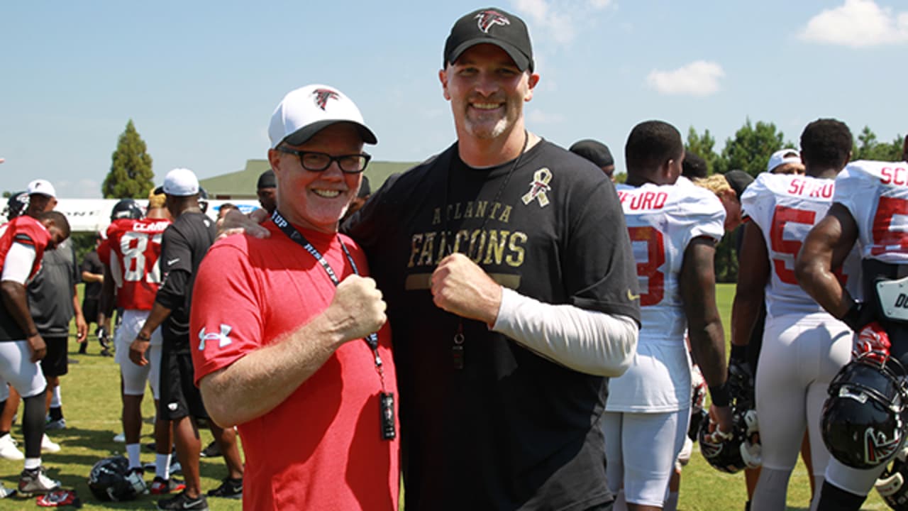 Boxing Trainer Roach Visits Falcons at Camp