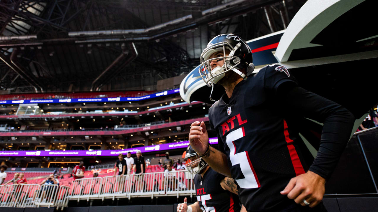 Falcons quarterback AJ McCarron has torn ACL, out for season
