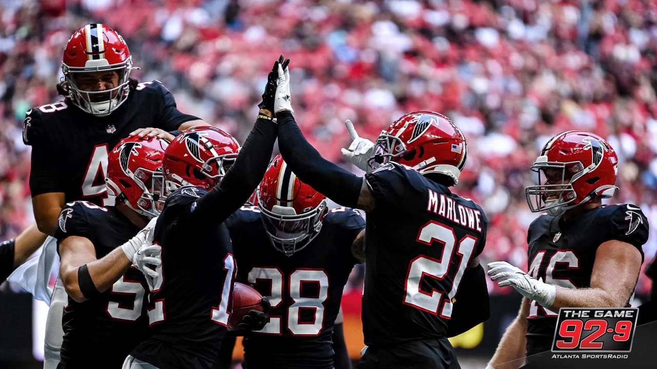 Atlanta Falcons linebacker DeAngelo Malone during warm up prior to News  Photo - Getty Images