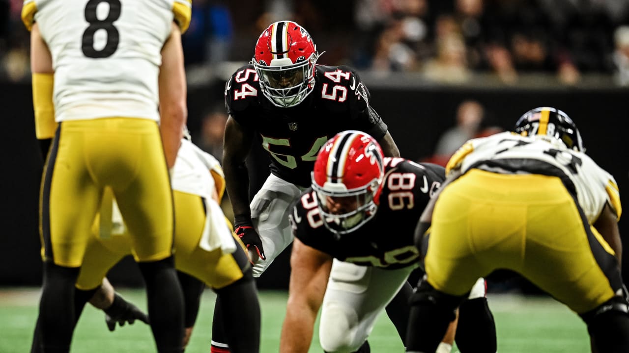 Atlanta Falcons tight end MyCole Pruitt (85) works during the second half  of an NFL football game against the Pittsburgh Steelers, Sunday, Dec. 4,  2022, in Atlanta. The Pittsburgh Steelers won 19-16. (