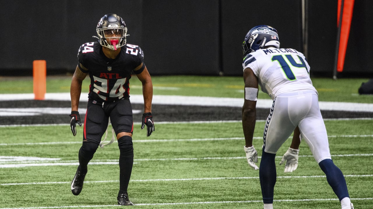 Atlanta Falcons cornerback A.J. Terrell gets a face full of snow