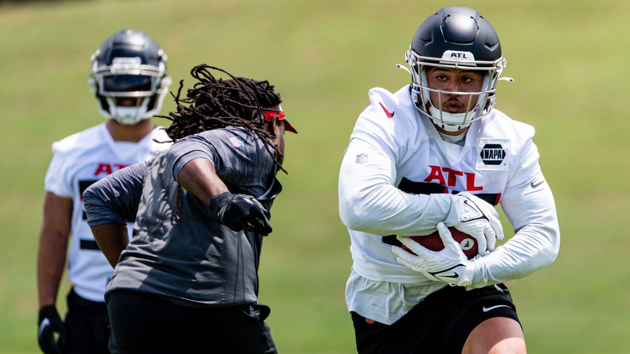 Atlanta Falcons Tyler Allgeier coaches NFL ProCamp at Fort Gordon