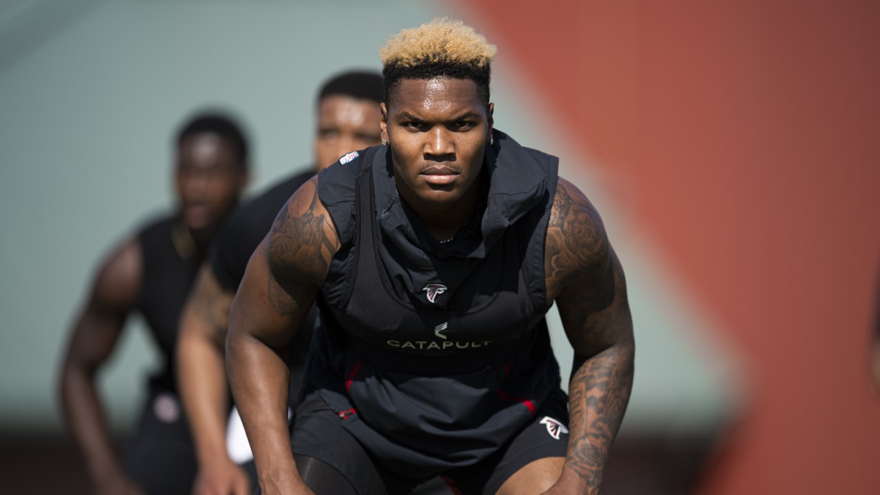 Falcons cut 2022 starting linebacker Mykal Walker in surprise move –  NewsNation