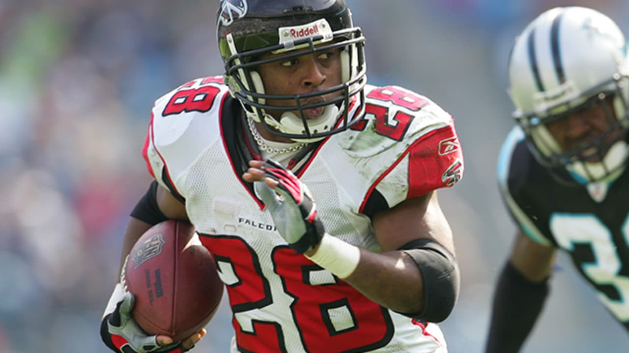 Warrick Dunn humbled to join Falcons Ring of Honor: 'I'll cherish it'