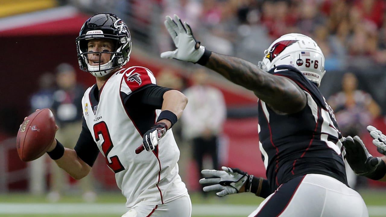 Cardinals beat Falcons 34-33 after Bryant's extra point miss