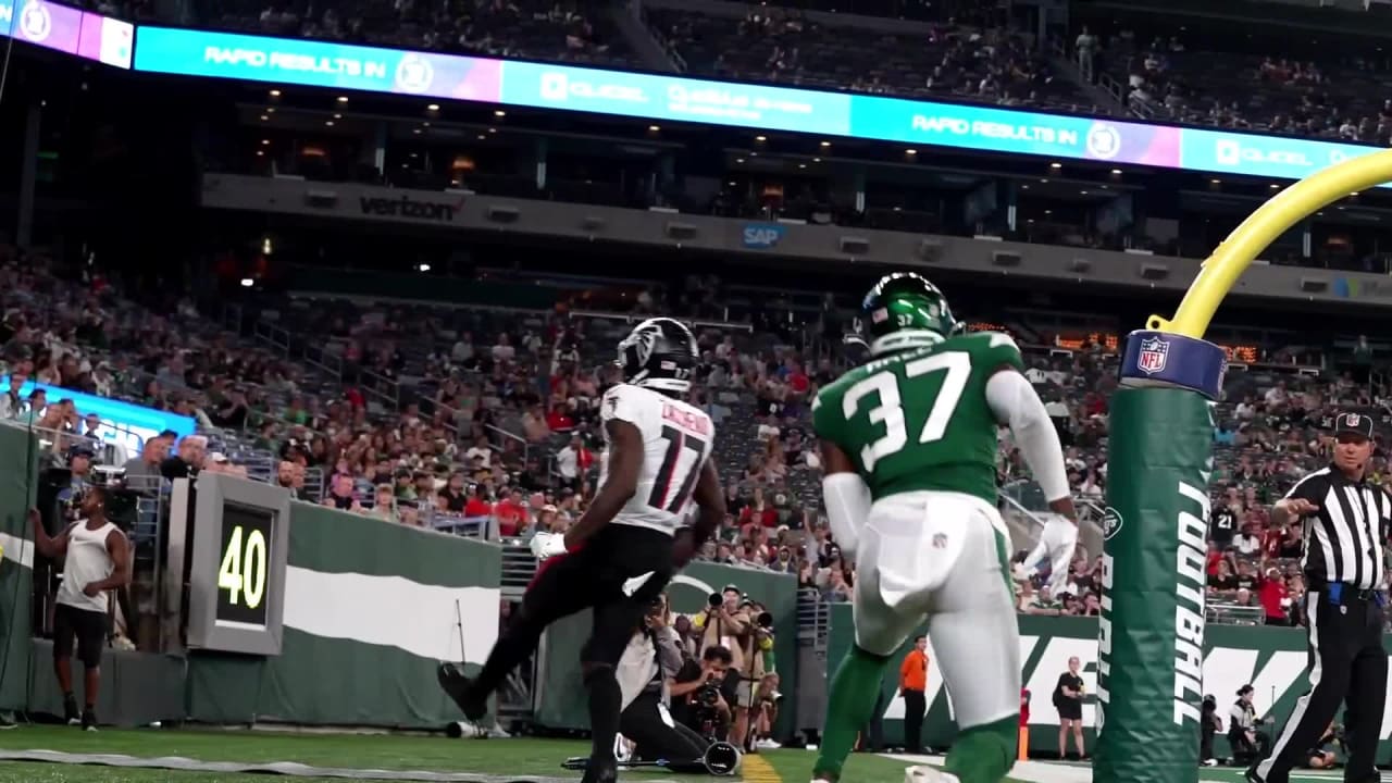 Atlanta Falcons quarterback Desmond Ridder (4) practices before a preseason  NFL football game against the New York Jets, Monday, Aug. 22, 2022, in East  Rutherford, N.J. (AP Photo/Frank Franklin II Stock Photo - Alamy