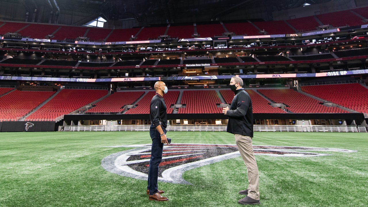 NFL: Carolina Panthers at Atlanta Falcons, Fieldlevel