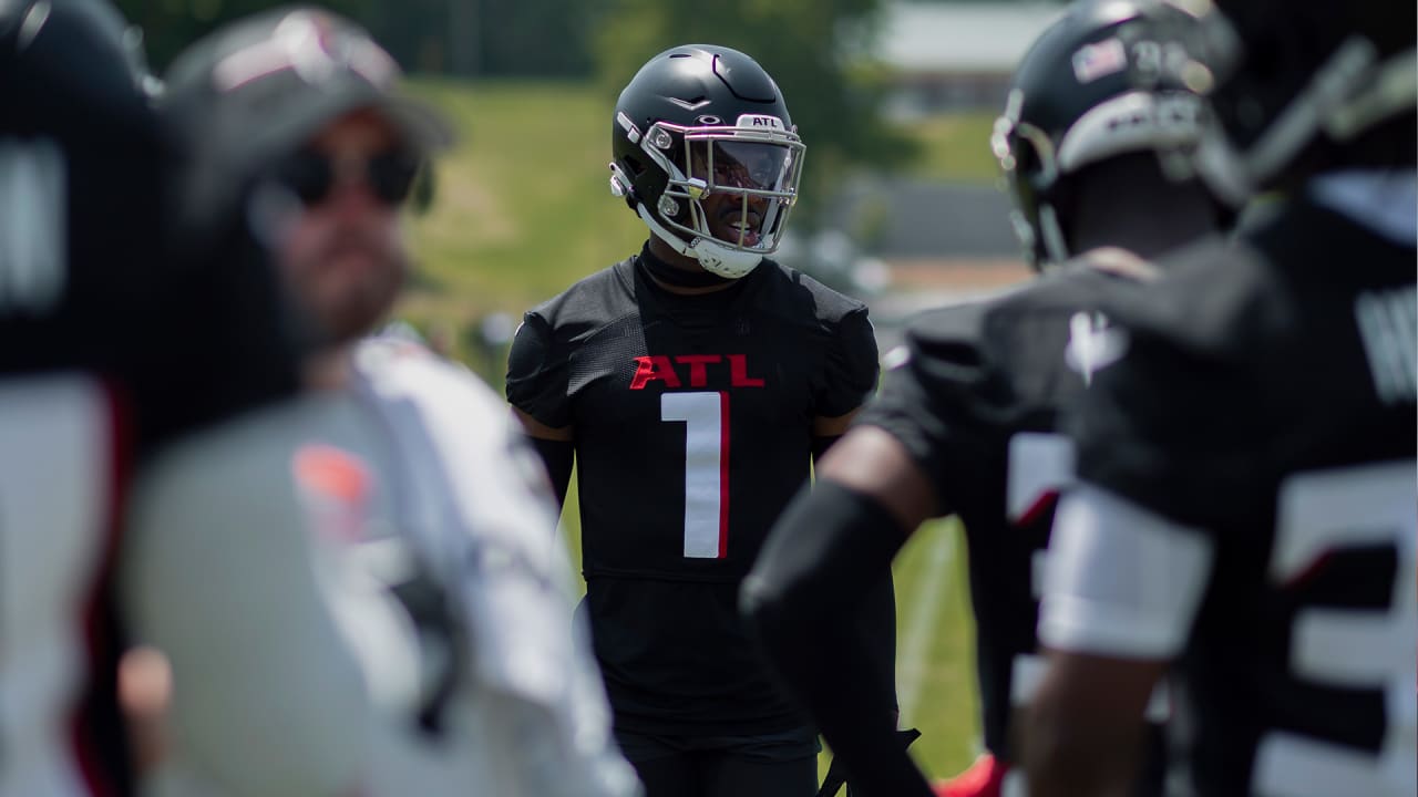 Falcons cornerback Jeff Okudah carted off practice field with