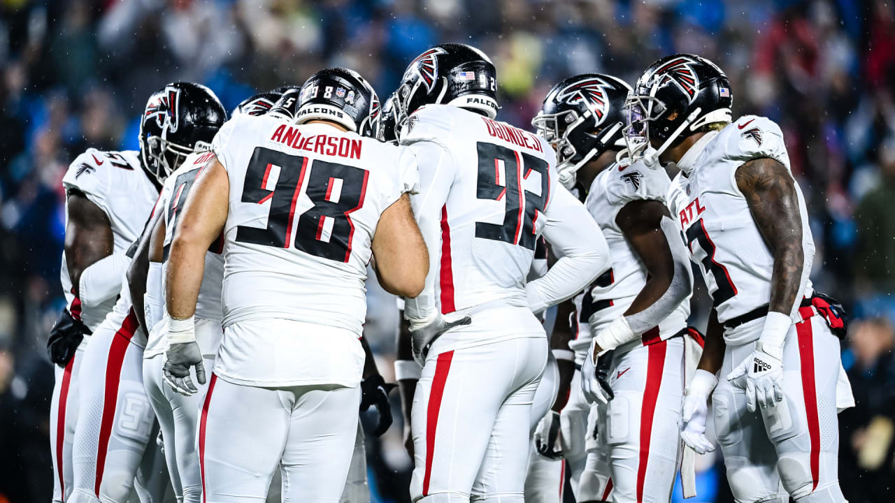 Falcons DL Grady Jarrett sacks Commanders QB Sam Howell