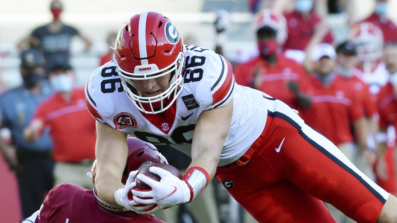 Former UGA TE John Fitzpatrick catches TD in training camp for Falcons