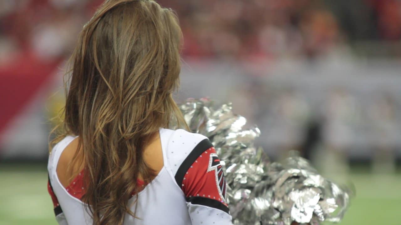 Meet WOWWOMEN Annemarie - Atlanta Falcons Cheerleaders