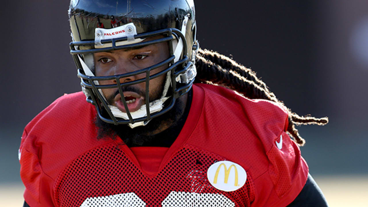 Clayborn Returns to Practice for Falcons