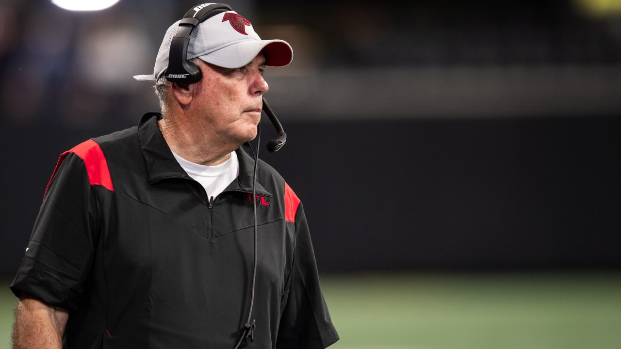 Falcons' Dean Pees out of hospital after pregame collision