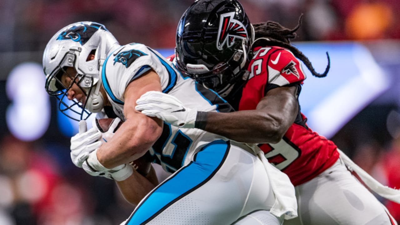 Atlanta Falcons outside linebacker De'Vondre Campbell (59) lines up against  the Carolina Panthe …