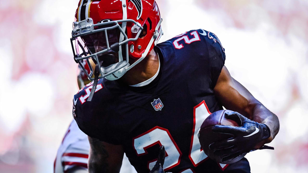 Falcons CB Terrell back at practice after missing 3 games