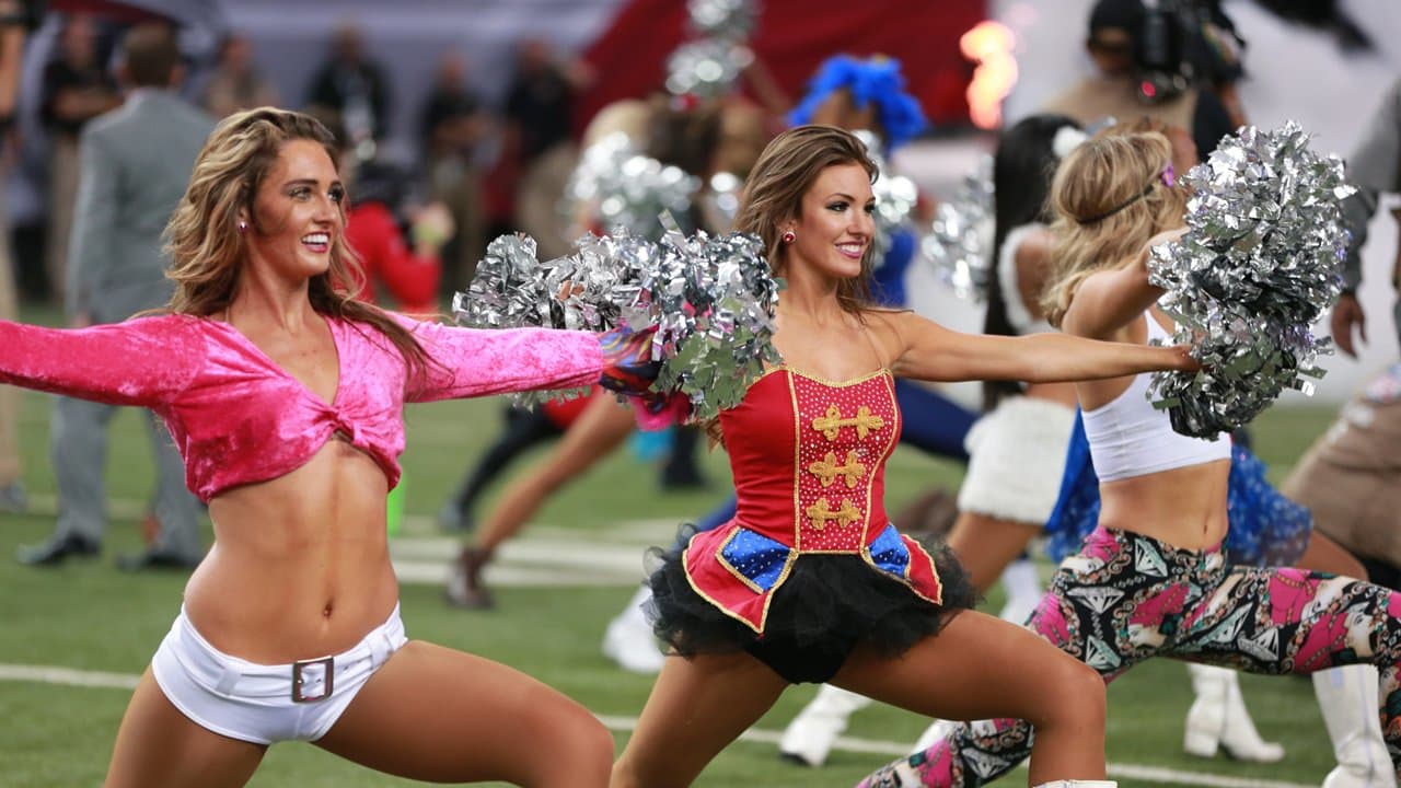 Cheerleaders Show Off Halloween Costumes