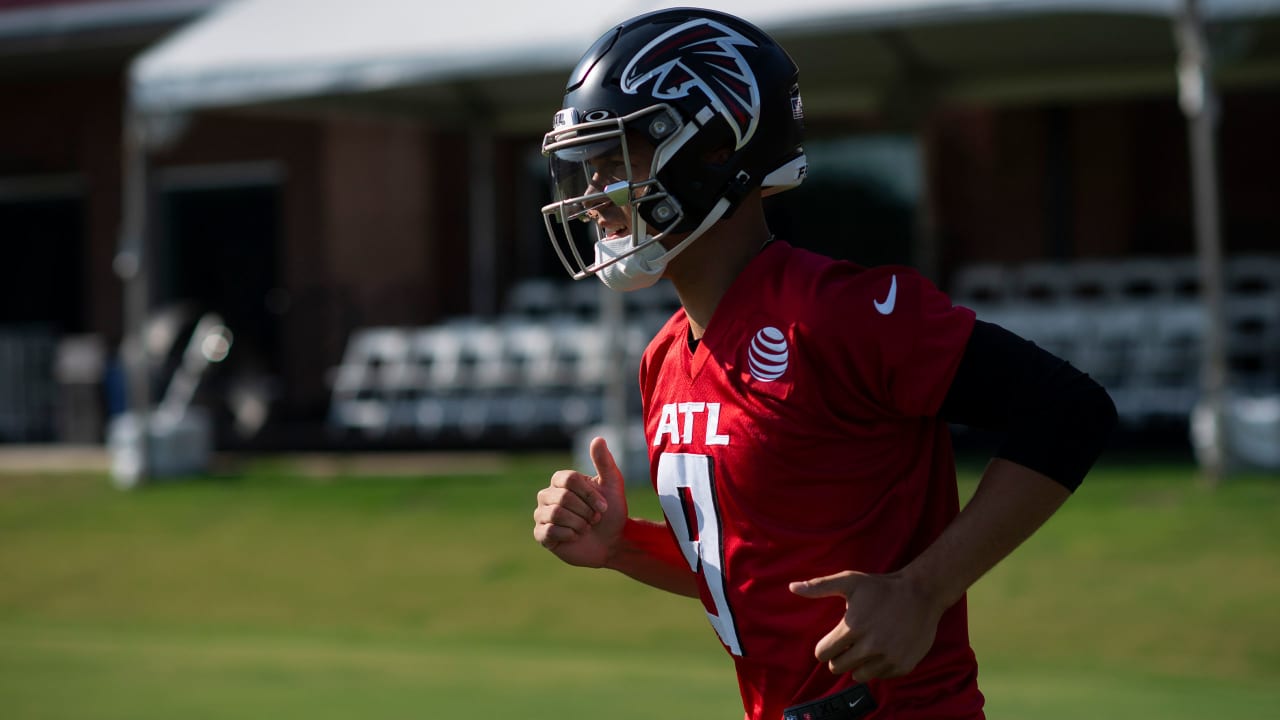 WATCH: Falcons QB Desmond Ridder mic'd up at Tuesday's practice