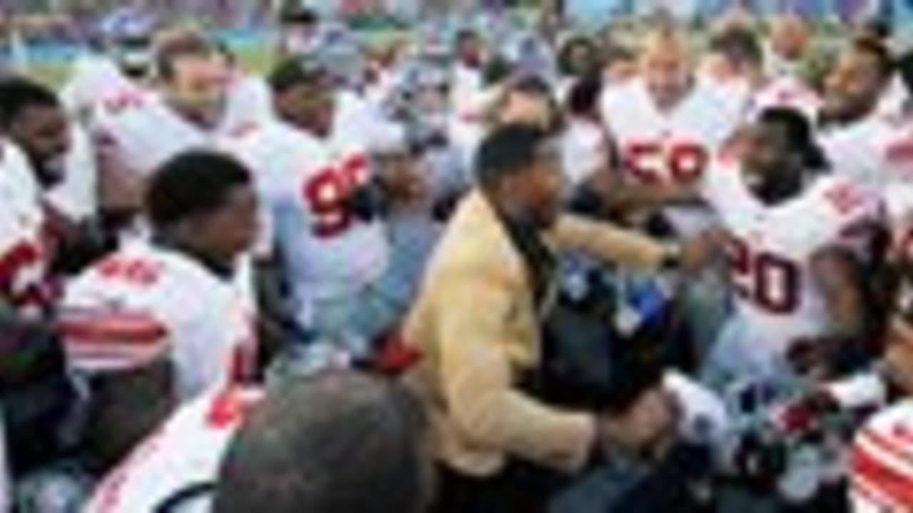 Michael Strahan's appearance inspires Giants players and lifts