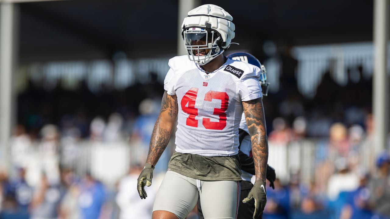 Darrian Beavers Competes for Starting Linebacker Role in Giants
