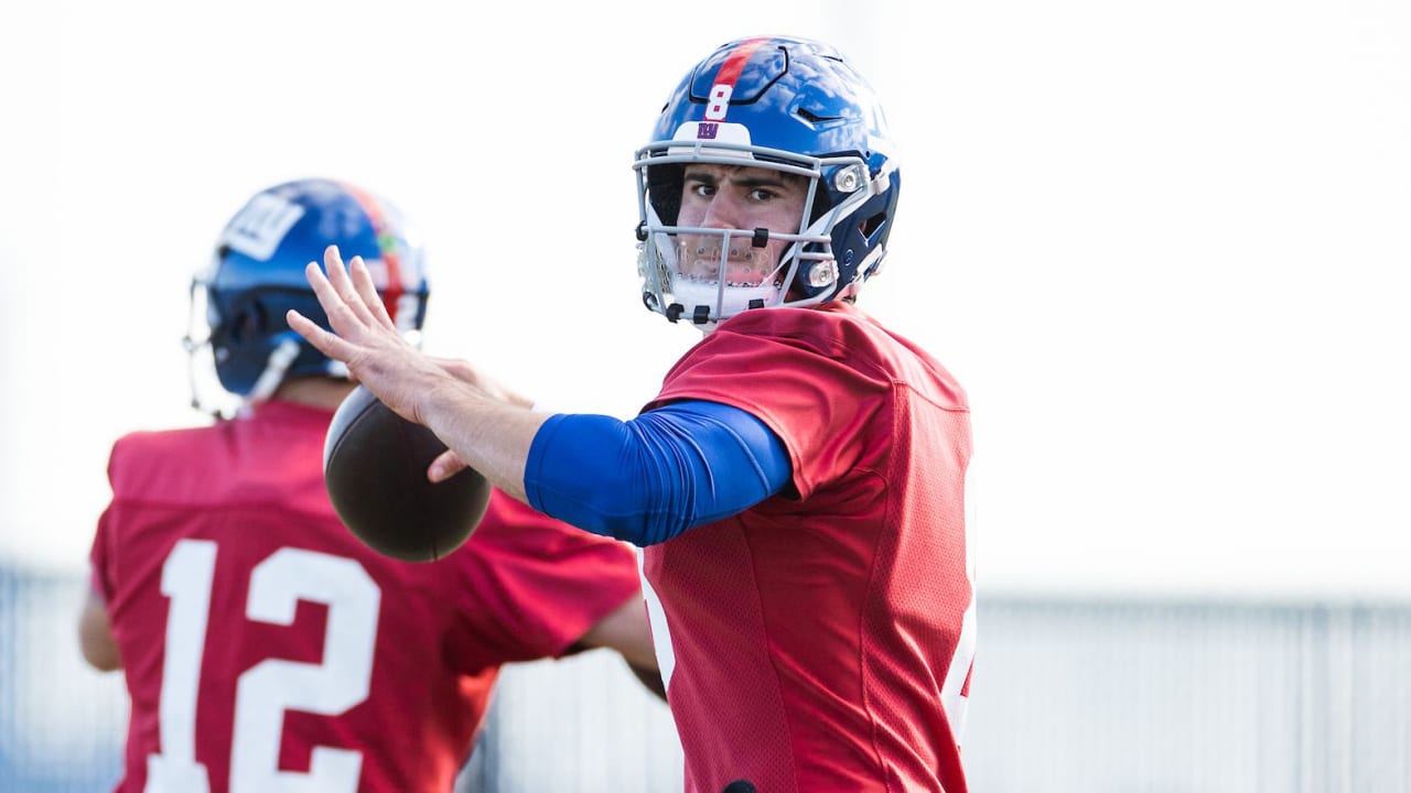 QB Jones inactive for Giants; McCoy to start at Seattle