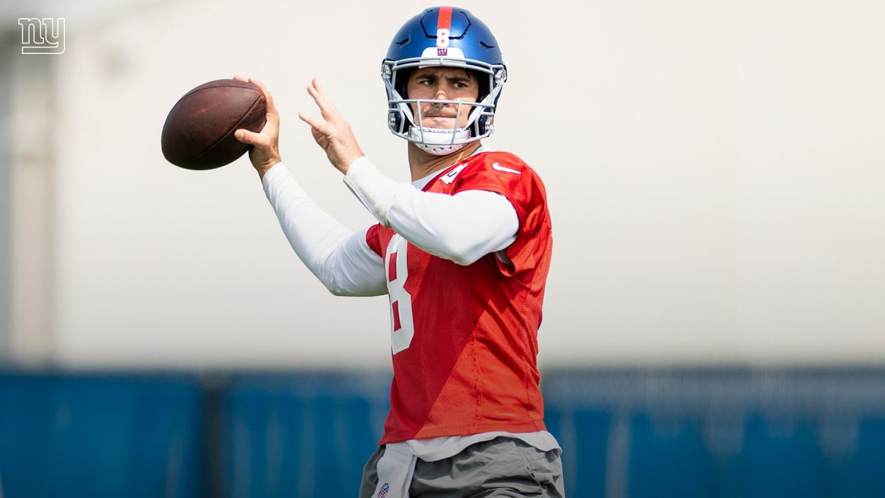 Giants QB Daniel Jones (neck) cleared for contact, in line for