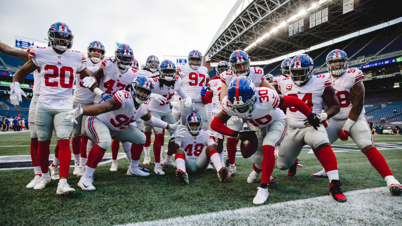 Justin Pugh, straight off the couch': Fans love NY Giants guard's intro