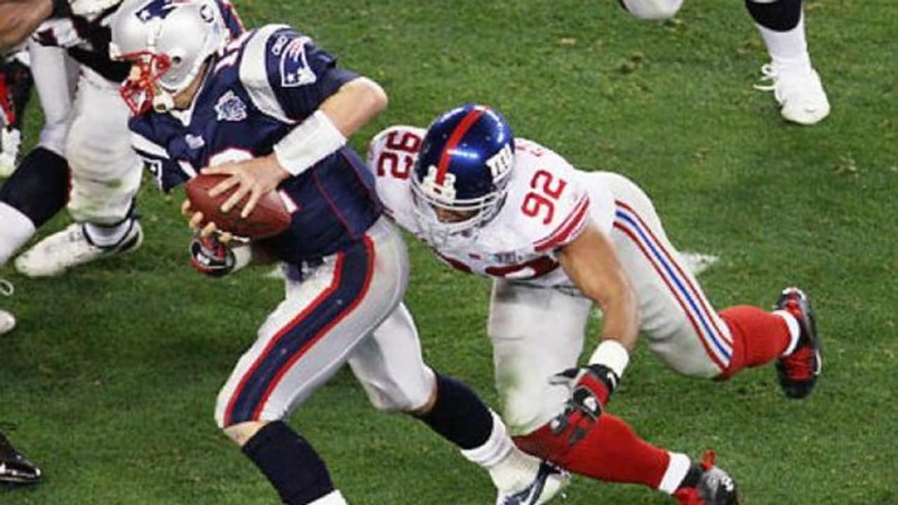 Michael Strahan Posts Clip of Inspiring 2008 Super Bowl Sideline