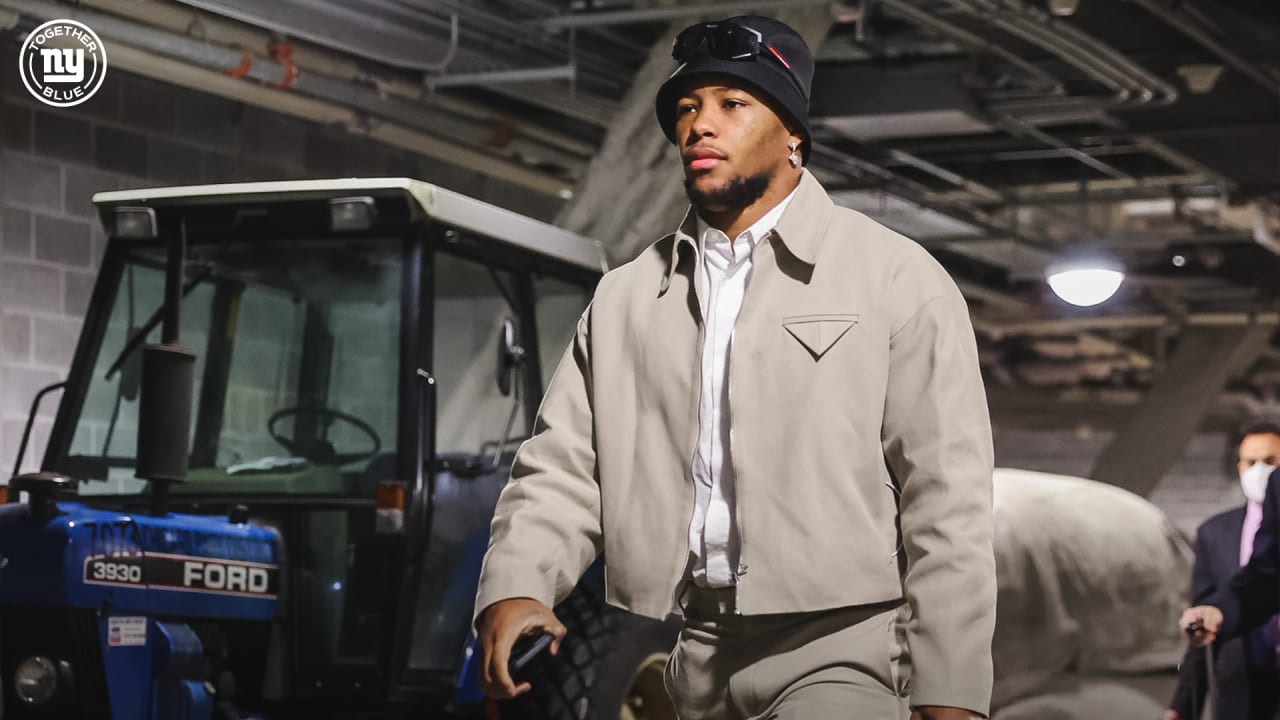 Giants Arrive For Week 17 Matchup Vs. Bears