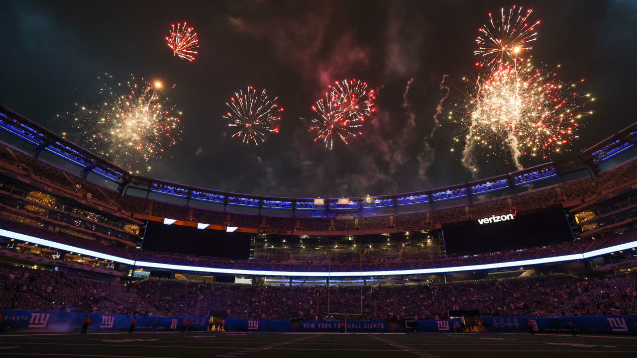 Giants fans react to getting logo at midfield at MetLife Stadium