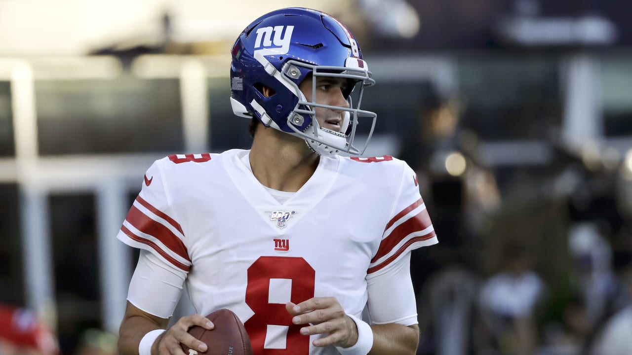 QB Daniel Jones grows in first NFL start