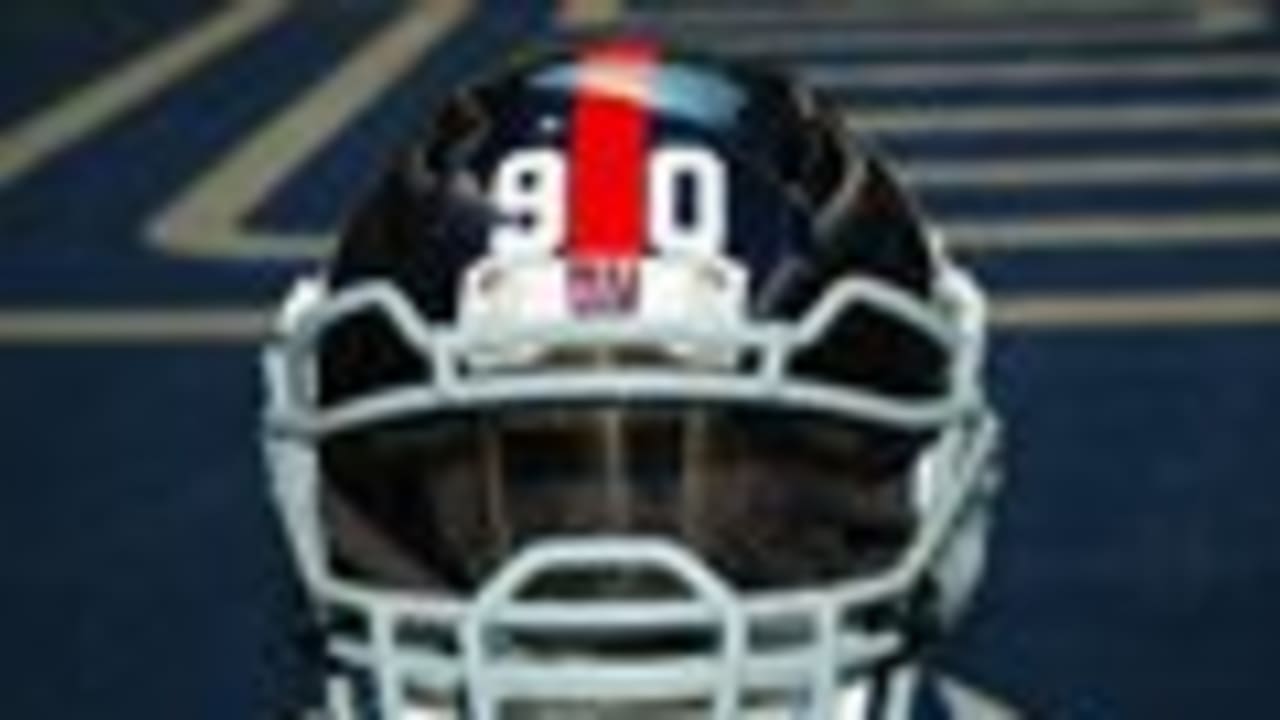 Justin Tuck Facemask: Giants DE Turning Heads with Unique New Look