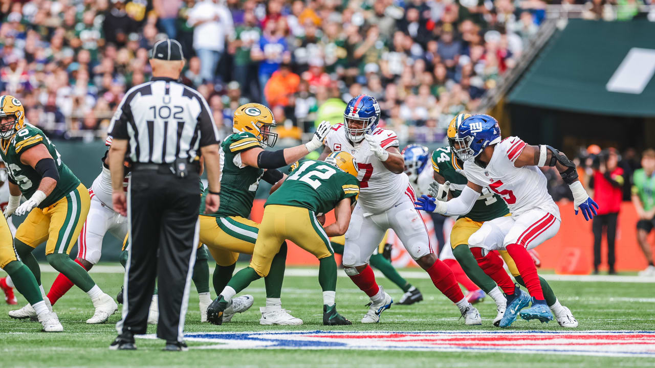 Barkley's late TD helps Giants edge Packers 27-22 in London - Bally Sports