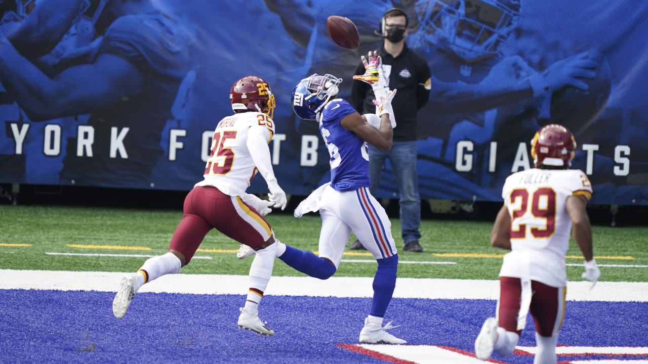 Daniel Jones: Face during Giants – 49ers looked worried, could be an NFL  meme