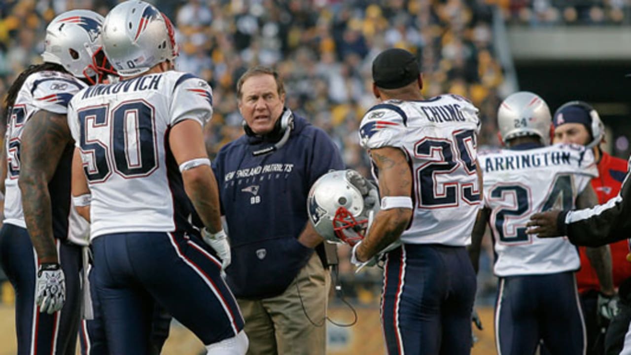 Patriots' tackle Sebastian Vollmer carted off with a left leg injury 