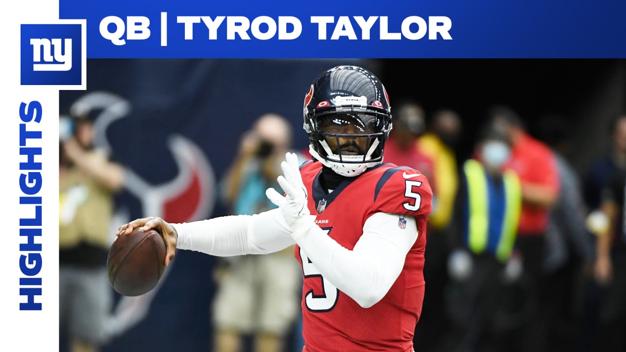 Tyrod Taylor of the New York Giants runs with the ball against the