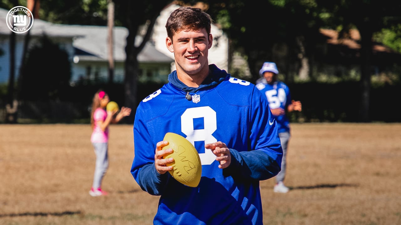 Giants' Daniel Jones gifts Jersey teen to Super Bowl trip