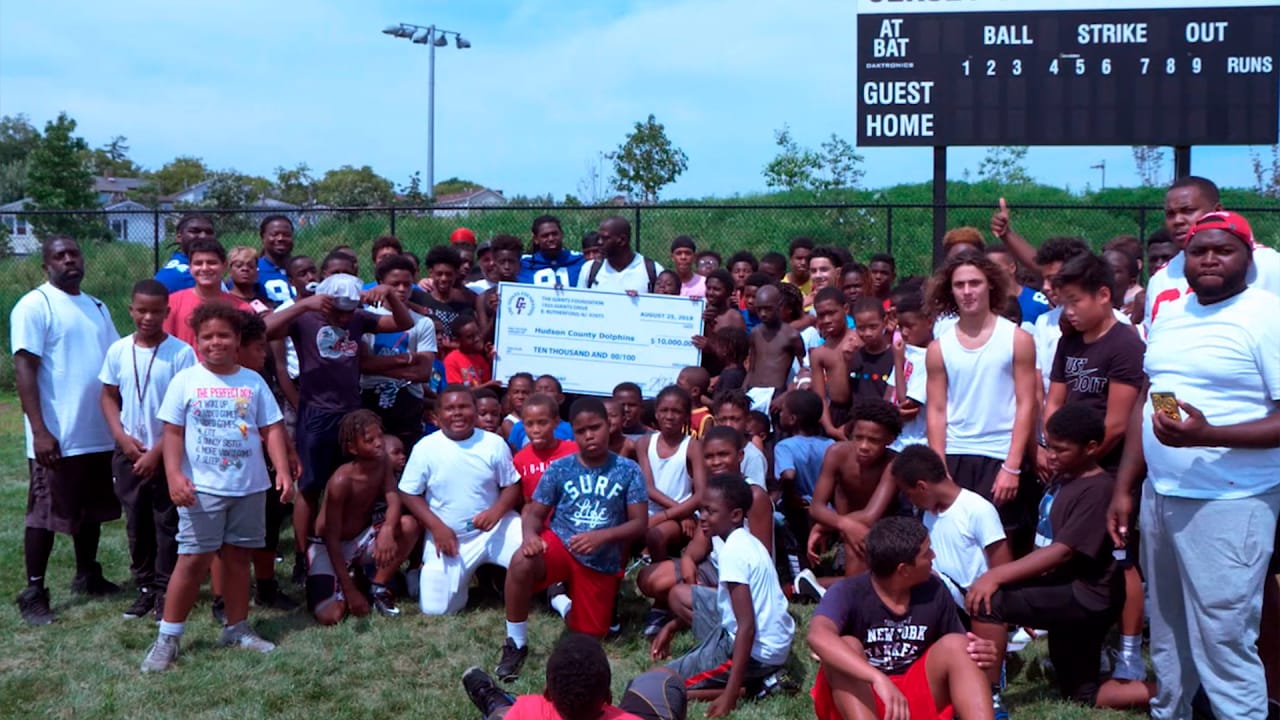 Giants donate to Jersey City youth football