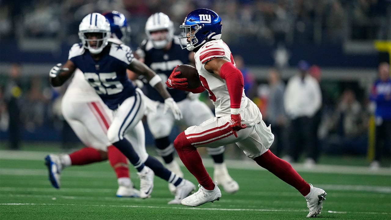 Giants' Darius Slayton catches flea flicker during busy practice