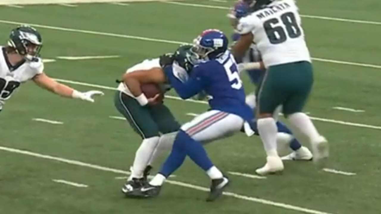 Azeez Ojulari sacks Jalen Hurts for 8yard loss Giants vs. Eagles