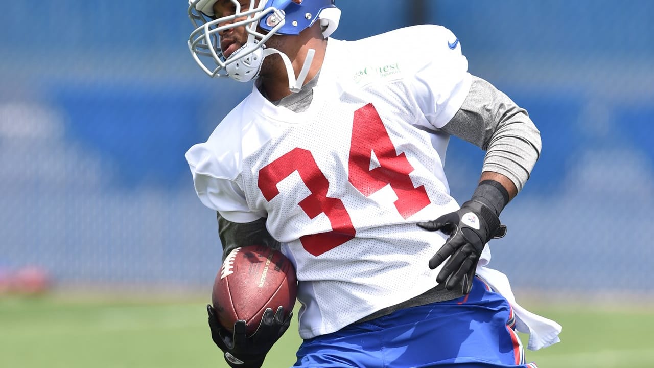 Photos: RB Shane Vereen hits the field as a Giant