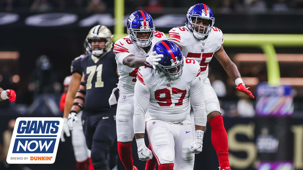 New York Giants nose tackle Austin Johnson (98) reacts against the