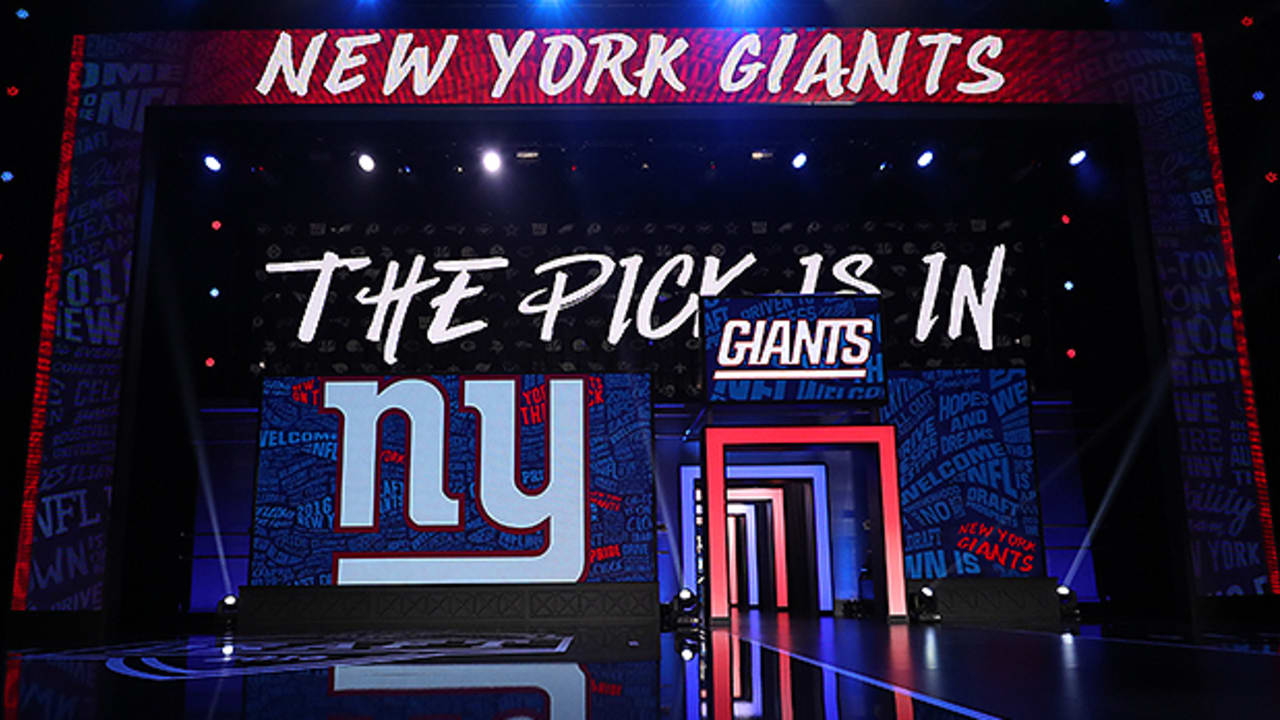 UPDATED Mock Drafts predict Giants' first round pick