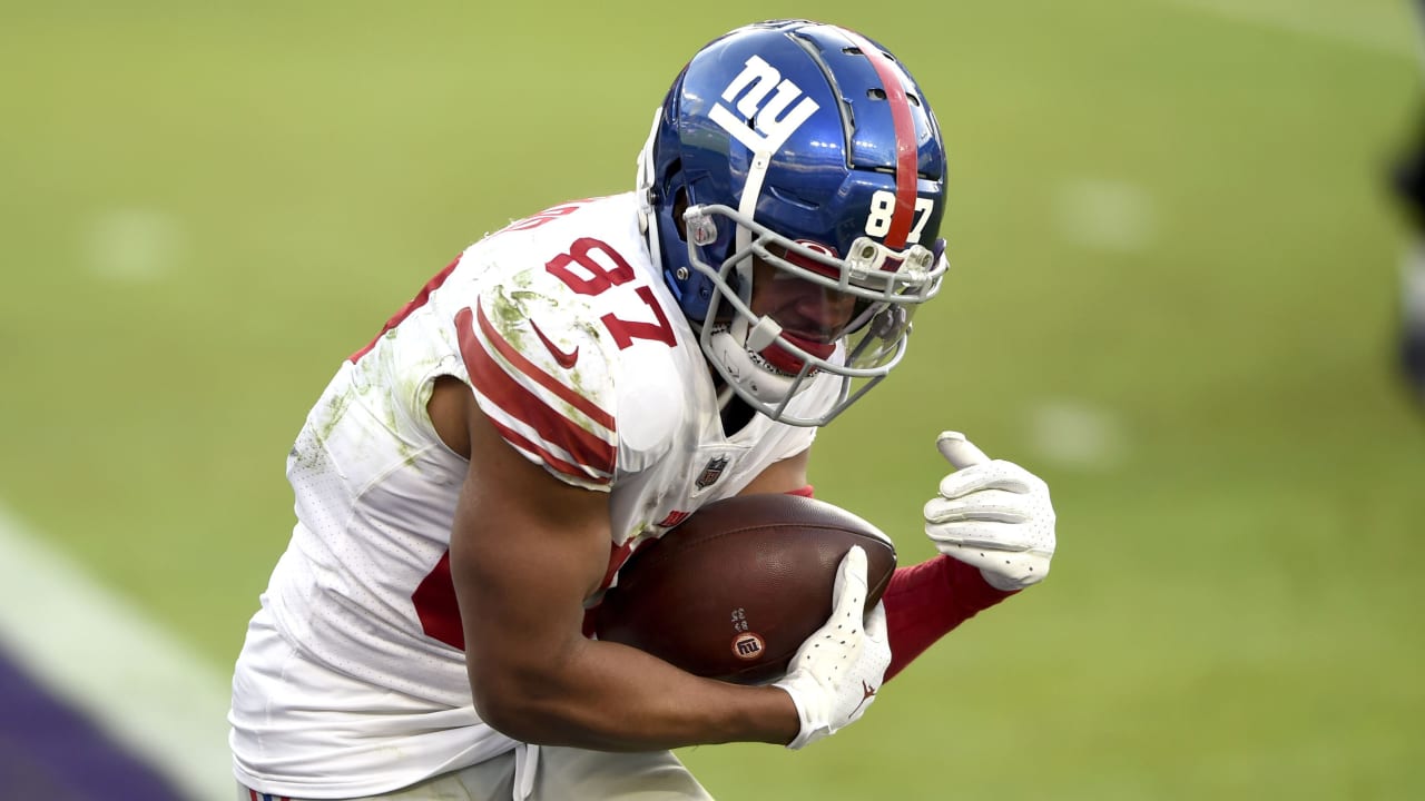 Photos: Daniel Jones and Sterling Shepard take in Knicks game