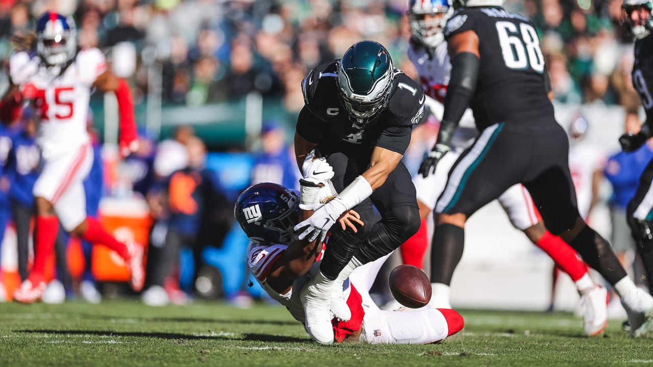 Lorenzo Carter sacks Jalen Hurts Giants vs. Eagles Highlights