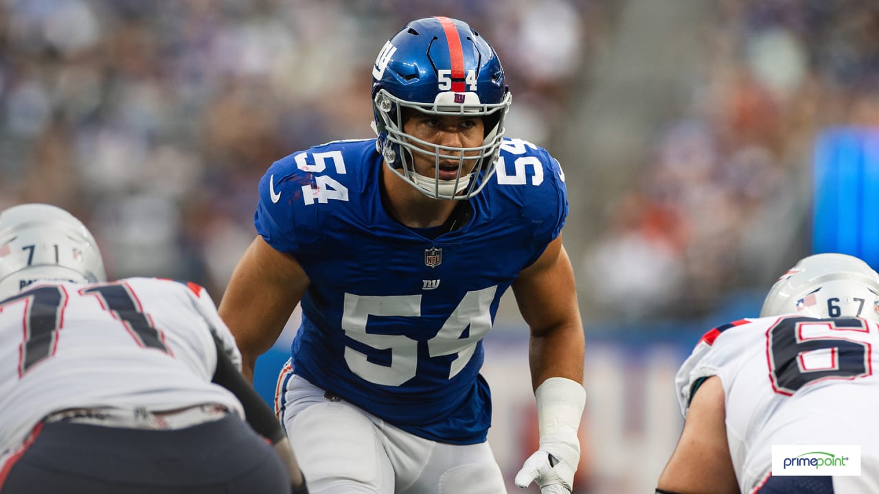 Giants release Blake Martinez; claim OL Tyre Phillips off waivers from Baltimore