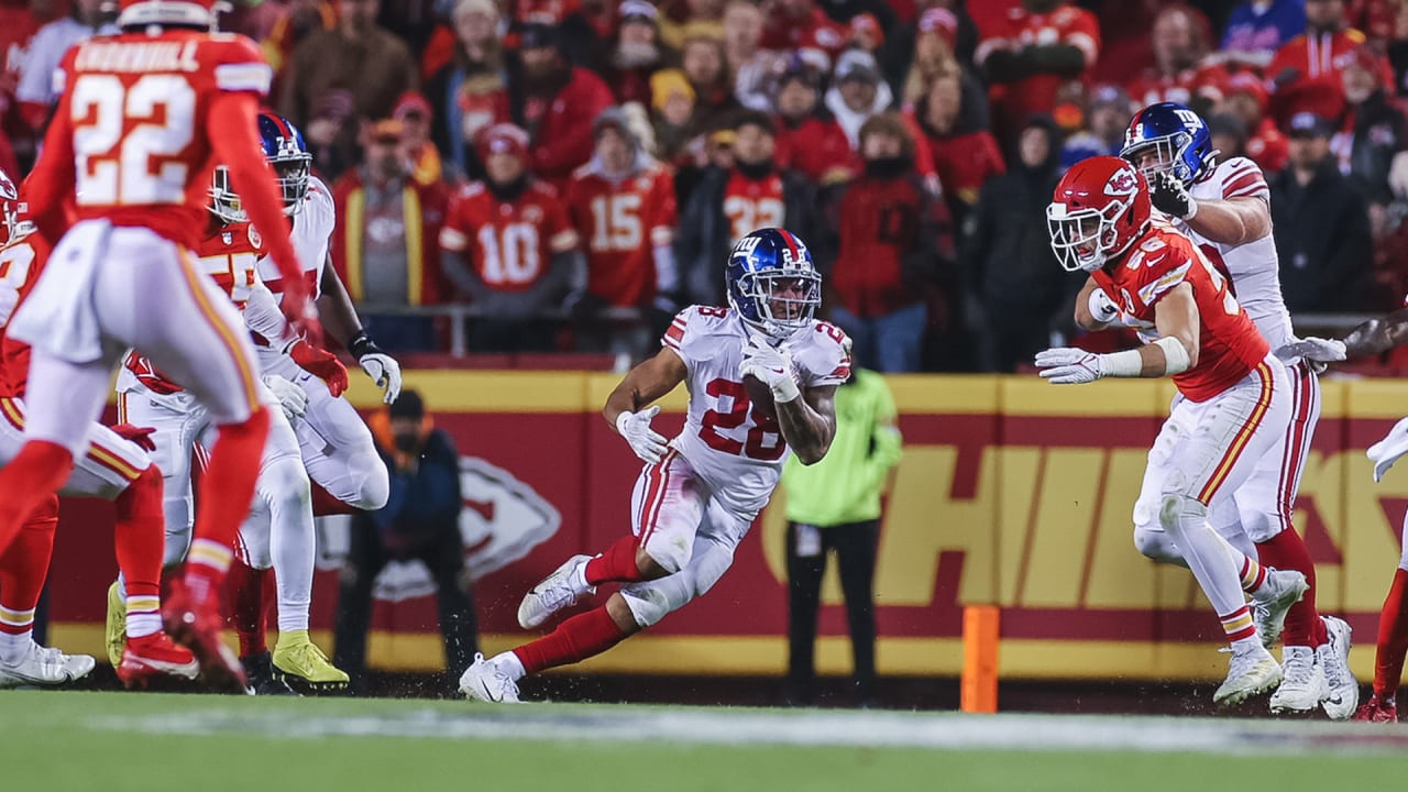 Devontae Booker goes 41 yards on catchandrun Giants vs. Chiefs(03)