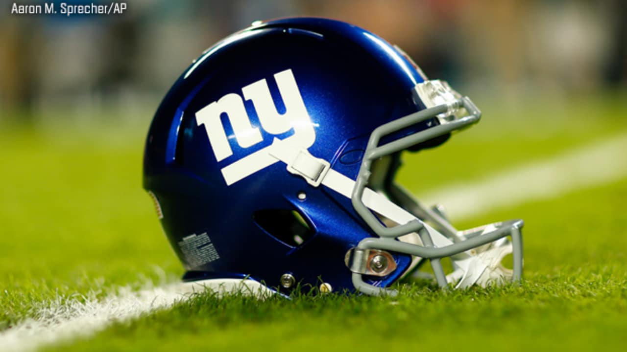 Giants sign undrafted free agents, three draft picks